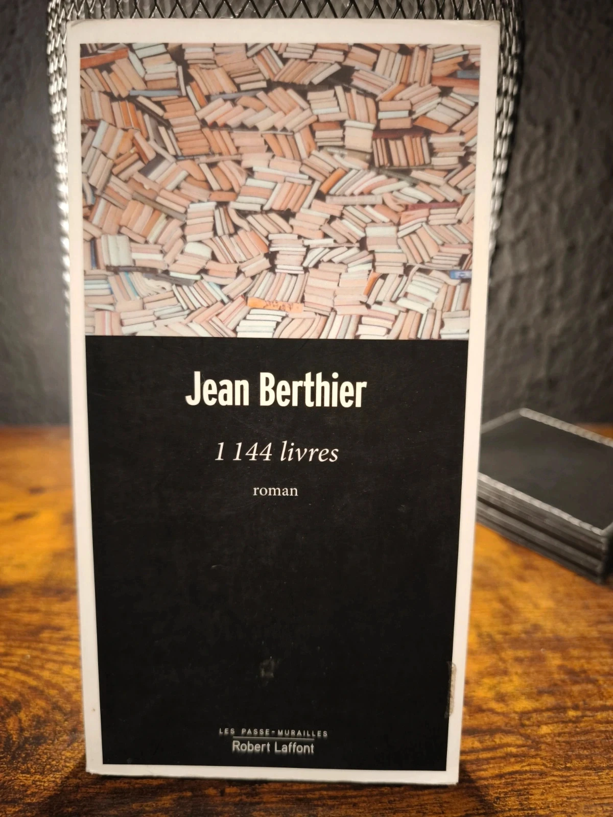 1144 livres